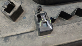 Upper radiator deflector Jeep Cherokee KL 19-23 2.0T, 3.2 broken fasteners, broken corner