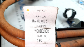 High-voltage wiring for the inverter-battery of a Volkswagen ID.4 23-25