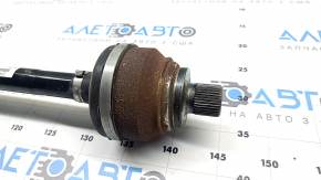 The rear right half shaft of a Volkswagen ID.4 23-25 is rusty.