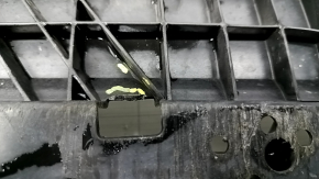 Front bumper guard for Audi A4 B9 17-17, broken fasteners, cracks