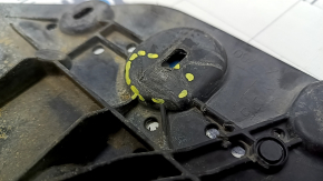 Front bumper guard for Audi A4 B9 17-17, broken fasteners, cracks