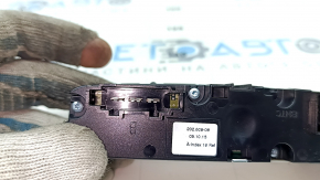 Audi A4 B9 17-25 rear climate control glass scratches
