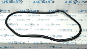The front left door seal for the Audi A4 B9 17-20 is worn out.