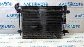 The air conditioning radiator condenser of the VW Tiguan 09-18 has fallen off.