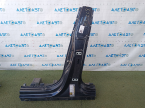 The left central body pillar of the Audi A5 F5 17-24 5D was sawed off.