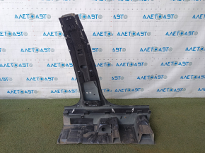 The left central body pillar of the Audi A5 F5 17-24 5D was sawed off.