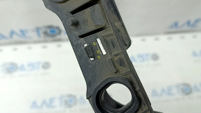 The front bumper mount on the left fender of the Audi A4 B9 17-19 is broken.