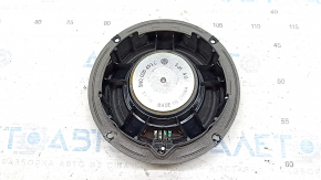 The rear right speaker of a VW Tiguan 12-18 has a broken mount.