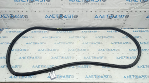 The Kia Niro 17-22 trunk door rubber seal is worn out.