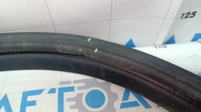 The Kia Niro 17-22 trunk door rubber seal is worn out.
