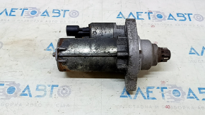 The starter on a VW Tiguan 2017 is rusty.