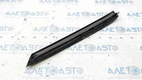 Right side trunk door trim for Audi Q3 8U 15-18 along glass, glossy black, broken fastener