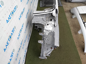 Front left quarter Ford Fusion mk5 13-20 white with central pillar, corrosion, bumps