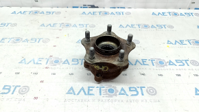 Infiniti Q50 14-24 rear left hub rusty