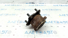 Infiniti Q50 14-24 rear right hub rusty