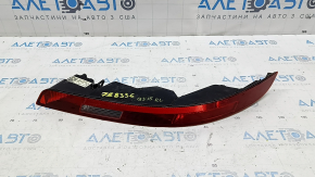 The left rear bumper light of the Audi Q3 8U 15-18 has a broken mount.