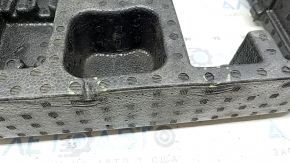 The foam under the Jeep Compass 17-25 compressor is dented and cracked.