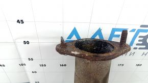 The front middle section of the exhaust pipe for the Infiniti Q50 16-20 3.0T is rusty and the stud is sawed off.
