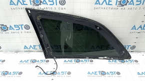 The rear right window is blind, Audi Q7 4L 10-15 tinted, there are scratches on the trim, the seal is cut, the wires are cut.