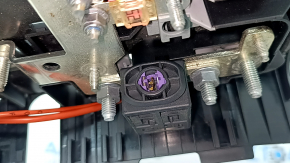Audi Q7 4L 10-15 battery fuse box with squib
