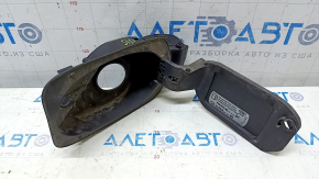 The fuel filler flap housing of the Audi Q3 8U 15-18 has a broken mount.