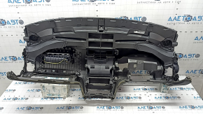 Audi Q7 4L 10-15 black, scratched dashboard with airbag