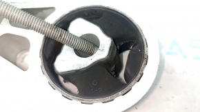 Jeep Compass 17-21 2.4 liter 9-speed automatic rear engine mount is cracked.