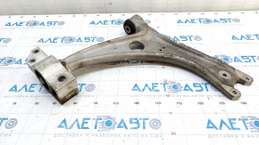 The lower front left control arm of an Audi Q3 8U 15-18 has a torn silent block.