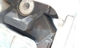 The right engine mount of the Audi Q3 8U 15-18 CCTA is cracked.
