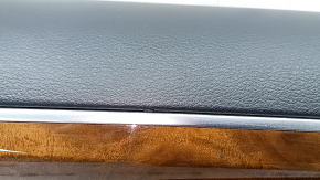 Rear left door panel assembly for an Audi Q7 4L 10-15, black with black leather insert, plastic armrest, glossy wood molding, BOSE, with backlighting, broken mount, tears, scratches