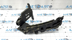 The left front headlight eyepiece mount for the Audi Q5 8R 09-17 is broken.
