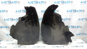 The front left fender liner of the Audi Q5 8R 13-17 2.0T, 3.0 TDI, hybrid has peeled off at the seam.