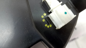 Audi Q5 8R 09-17 Bang & Olufsen subwoofer, broken connector mount
