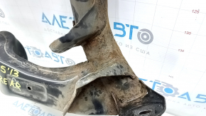 The rear subframe of the Audi Q5 8R 09-17 AWD is rusty, 2 bushings are torn, 1 silent block has microcracks.