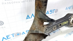 The rear subframe of the Audi Q5 8R 09-17 AWD is rusty, 2 bushings are torn, 1 silent block has microcracks.