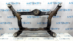 The rear subframe of the Audi Q5 8R 09-17 AWD is rusty, 2 bushings are torn, 1 silent block has microcracks.