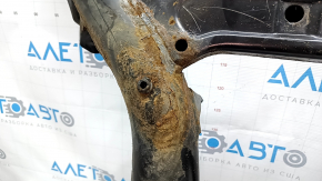 The rear subframe of the Audi Q5 8R 09-17 AWD is rusty, 2 bushings are torn, 1 silent block has microcracks.