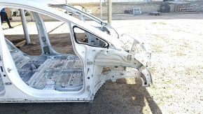 Front right quarter panel of a Chevrolet Bolt 17- on the body, white GAZ