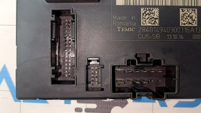 The driver's seat control unit for the Audi Q5 8R 09-17 has a broken mount.
