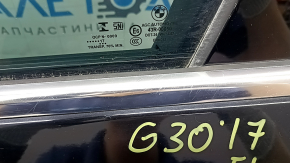 Front left door assembly BMW 5 G30 17-23 keyless, black 668, scratches on molding, bent molding
