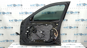 Front right door assembly BMW 5 G30 17-23 keyless, black 668, scratches on molding, bump