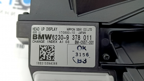 Projection on the windshield of a BMW 5 G30 17-23 scratches