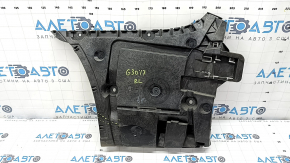 The left rear bumper mount for a BMW 5 G30 17-20 is broken.