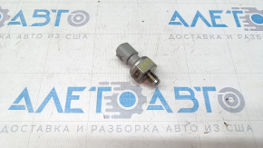 Fuel pressure sensor Volvo XC90 16-22 on the fuel rail