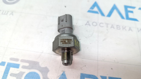 Fuel pressure sensor Volvo XC90 16-22 on the fuel rail