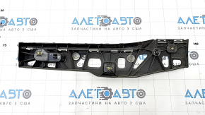 The rear right sill mount for a BMW 5 G30 17-23 is broken.