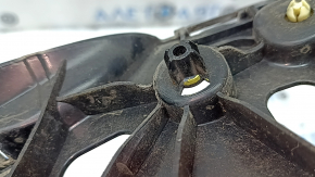 The rear right sill mount for a BMW 5 G30 17-23 is broken.