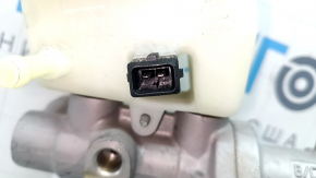 Hyundai Sonata 12-15 hybrid brake master cylinder with reservoir