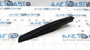 The rear left roof rail cover for a Lexus RX300 RX330 RX350 RX400h 04-09 has a broken mount.