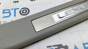 Illuminated rear right door sill plate for Lexus RX300 RX330 RX350 RX400h 04-08, gray, illuminated, with chrome trim, scratches